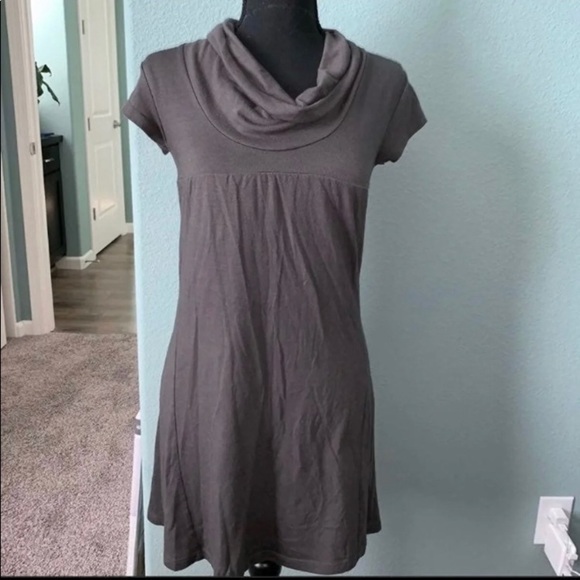Dresses & Skirts - 2/$13 Gray short sleeve tunic mini dress